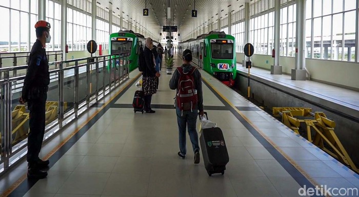 PT. KAI memberlakukan tarif Rp 0 untuk KA Bandara Yogyakarta International Airport (YIA) di Kulon Progo, DIY. Pengguna moda transportasi ini pun meningkat.