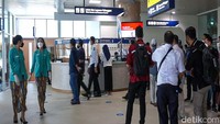 Manager Humas KAI Daop 6 Yogyakarta, Supriyanto mengatakan untuk mengantisipasi kerumunan karena tingginya antusiasme masyarakat itu, PT. KAI memberlakukan pembatasan jumlah penumpang. Dari kapasitas 200 orang per perjalanan, hanya boleh diisi maksimal 100 orang atau 50 persen dari total kapasitas kereta.