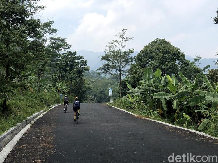 Yuks Cobain Rute Pendek yang Cukup Perih ke Leuwi Pangaduan Sentul