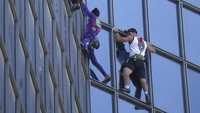 Sementara itu Robert telah memanjat lebih dari 100 gedung dan struktur pencakar langit, termasuk Jembatan Golden Gate di San Francisco, Amerika Serikat, dan gedung tertinggi di dunia Burj al Khalifa, Dubai, Uni Emirat Arab.  