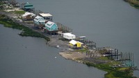 Badai kategori 4 yang berbahaya ini langsung bikin kerusakan parah di Lockport. AP Photo/John Locher.
