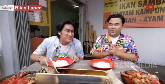 Bikin Laper! Ncess Nabati Cicip Patin Bakar Bambu dan Ayam Sambal Gami