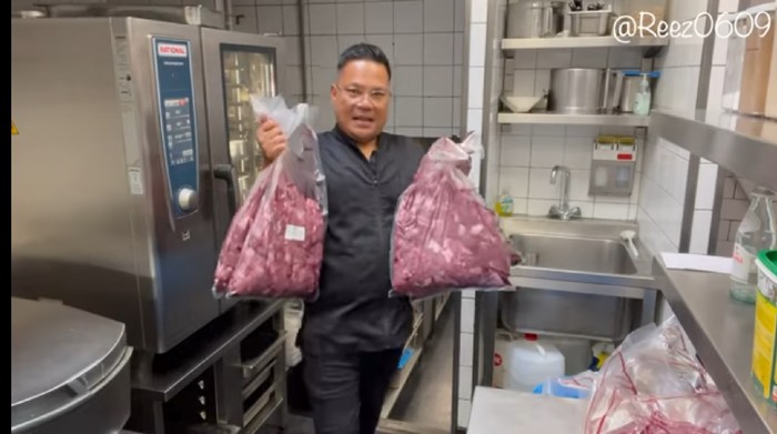Bule Belanda Doyan Rendang, 40 Kilogram Ludes dalam Hitungan Hari Bule Belanda Doyan Rendang, 40 Kilogram Ludes dalam Hitungan Hari