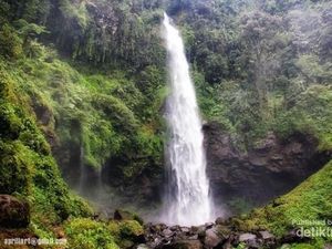 Kesegaran Hakiki di Purwokerto Itu Bernama Curug Cipendok
