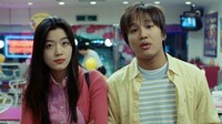 My Sassy Girl (2001) yang dimainkan Jun Ji Hyun dengan Cha Tae Hyun sukses jadi film komedi romantis terlaris Korea Selatan sepanjang masa. (Foto: dok. imdb)