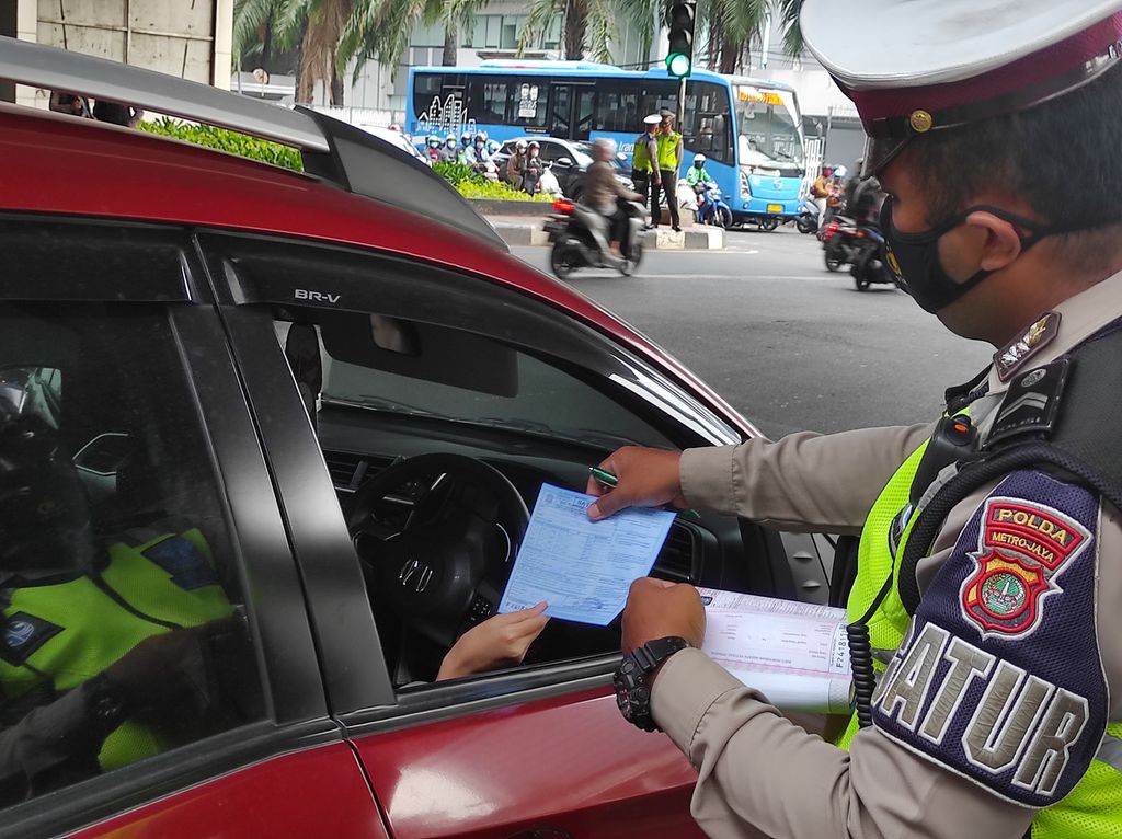 Ganjil genap di Jalan Rasuna Said Jaksel (Foto: Azhar/detikcom)