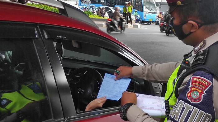 Ganjil genap di Jalan Rasuna Said Jaksel (Foto: Azhar/detikcom)