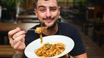 Pose Keren Chef Benjamin Leek, Head Chef Holywings Kemang yang Jago Masak BBQ