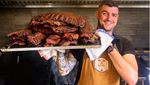 Pose Keren Chef Benjamin Leek, Head Chef Holywings Kemang yang Jago Masak BBQ