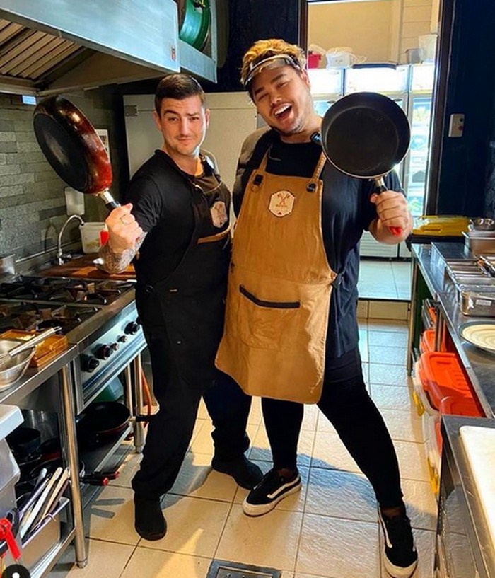 Gantengnya Chef Benjamin Leek yang Jago Masak BBQ Gantengnya Chef Benjamin Leek yang Jago Masak BBQ