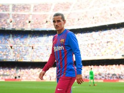 Barcelona membeli Antoine Griezmann di tahun 2019 seharga 120 juta Euro atau setara Rp 2,1 triliun. Griezmann gagal bersinar, musim ini malah kembali dipinjamkan ke klub lamanya, Atletico Madrid dan diberi opsi pembelian permanen (Getty Images)