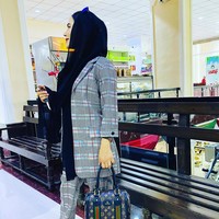 Ia sendiri pernah menjadi korban kekejaman Taliban. Wanita itu mengaku dipukul dan ditendang di bandara Kabul ketika mencoba untuk kabur dari Afghanistan. Foto: Instagram @gulafroz_ebtekar