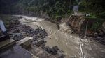 Jembatan Sungai Cidurian Bogor Ambruk Diterjang Banjir Bandang