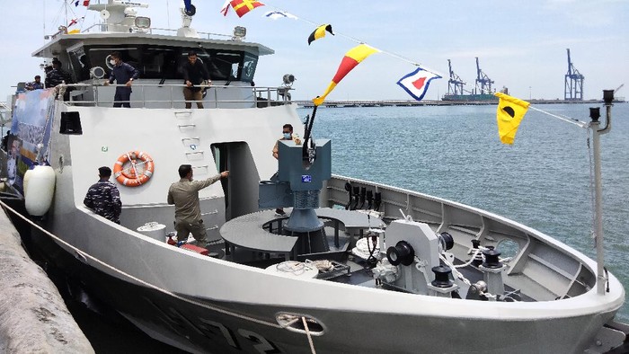 KAL Pandang saat diserahkan ke Lanal Tanjungbalai-Asahan (Perdana-detikcom)