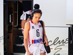 Klara Peric, Atlet Voli Putri yang Bikin Netizen Terpesona