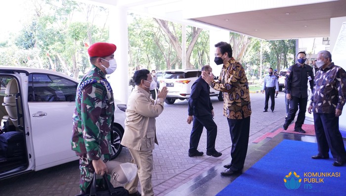 Menhan Prabowo Subianto mengunjungi ITS Menhan Prabowo Subianto mengunjungi ITS, Senin (6/9/2021). Kunjungan Prabowo dalam rangka kerja sama di bidang penelitian dan inovasi teknologi.