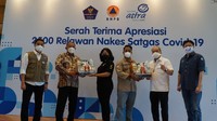 Apresiasi ini diberikan sebagai bentuk terima kasih Asuransi Astra atas perjuangan dan pengorbanan yang dilakukan relawan tenaga kesehatan dalam penanganan pandemi Covid-19 sekaligus untuk menyambut HUT ke -65 Asuransi Astra. dok.asuransi astra