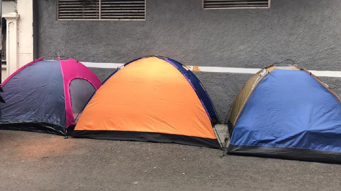 Pencari suaka Afghanistan kembali dirikan tenda di Kebon Sirih (Foto: Firda Cynthia/detikcom)