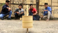 Selain itu, warga Kampoeng Batara tidak ingin permainan tradisional ini hilang dan terlupakan.  