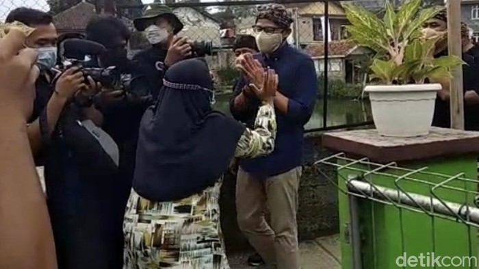 Emak-emak di Sukabumi Ini Teriak Histeris, Doakan Sandiaga Jadi Presiden