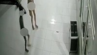 Kedua pelaku kemudian ditangkap polisi. Keduanya ialah RL (15) dan MF (14). Ada duit Rp 320 ribu yang diambil keduanya dari kota infak itu. (Foto: dok. Istimewa)