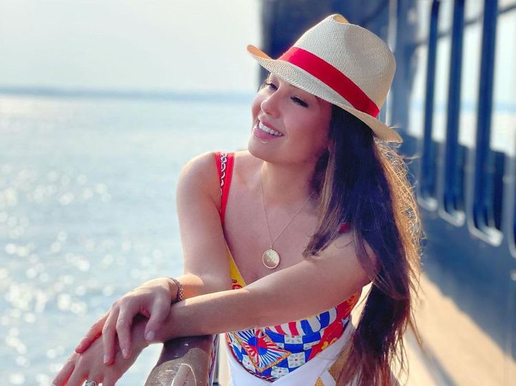 Thalia Maria Mercedes Tetap Mempesona di Usia 50 Tahun
