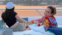Wajah cantik Thalia seakan tidak luntur. Foto: Instagram Thalia