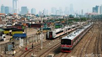 Jubir Kementerian Perhubungan Adita Irawati menyatakan saat ini sudah ada pembahasan kembali soal kenaikan tarif KRL. Hanya saja dia enggan mengatakan apakah tarif KRL akan dinaikkan di sisa waktu tahun ini. (Andhika Prasetia/detikcom)