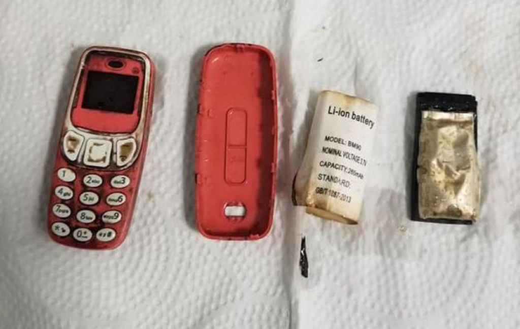 Ponsel yang ditemukan di perut pria