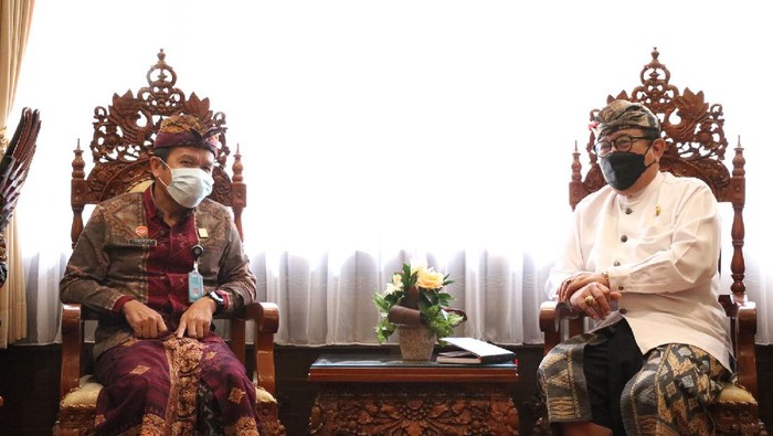 Wagub Bali Tjok Oka Artha Ardhana Sukawati/Cok Ace dan Kakanwil Kemenkumham Bali Jamaruli Manihuruk (Dok. Pemprov Bali)