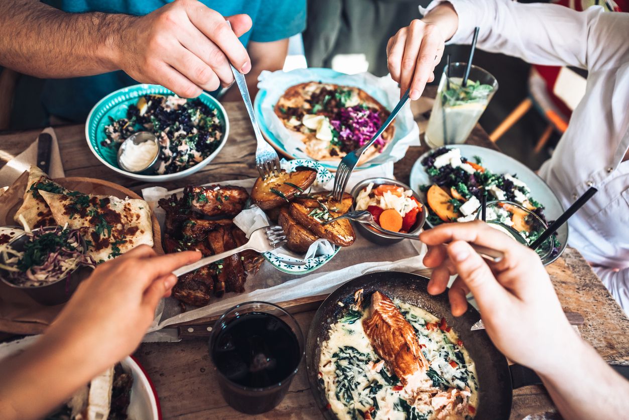 5 Kebiasaan Makan yang Bikin Gampang Terinfeksi Covid-19
