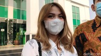 Aisyah mengaku menangis bukan karena sedih namun merasa lega dan terharu.