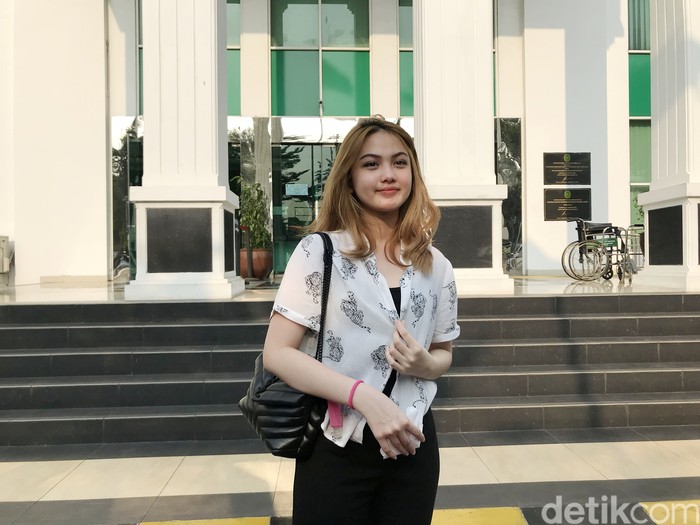 Aisyah Aqilah saat ditemui di Pengadilan Negeri Jakarta Barat.