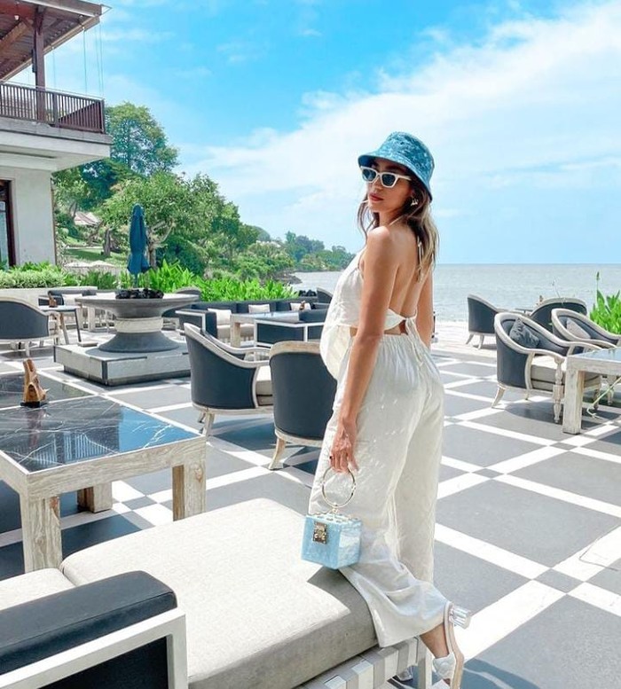 Manisnya Jessica Iskandar Saat Hangout dan Makan Es Krim