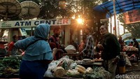 Penampakan aktivitas di Pasar Minggu, Jakarta Selatan, Rabu (8/9/2021) pagi. 