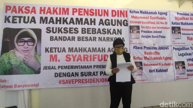 istri mantan hakim pn sidoarjo demo tunggal