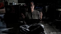 Tak hanya stigma negatif yang hampir setiap hari mereka rasakan dan jalani. Untuk itu, mereka tetap dan terus berusaha memperbaiki semuanya. Seperti berkegiatan sosial di lingkungannya. 