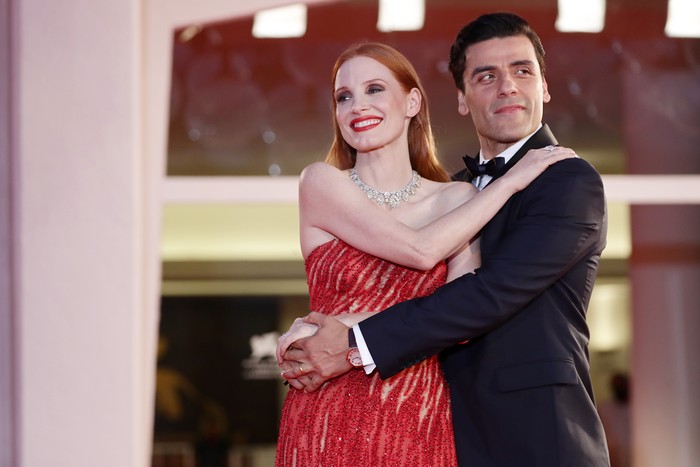 Jessica Chastain dan Oscar Isaac di Venice Film Festival 2021 VENICE, ITALY - SEPTEMBER 04: Jessica Chastain and Oscar Isaac attend the red carpet of the movie