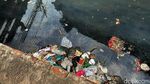 Jorok! Kali Jati Bunder Tanah Abang Dipenuhi Sampah
