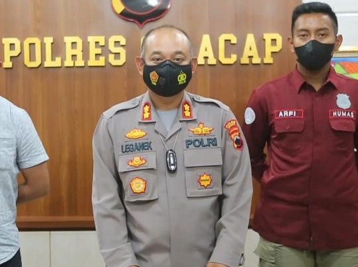 Kapolres Cilacap AKBP Leganek Mawardi memberi keterangan terkait kasus ibu dibunuh anak, Rabu (8/9/2021).