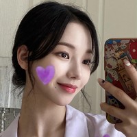 Karina aespa dan Hyunjin Stray Kids pun menambahkan akhiran -ie di belakang nama akun Bubble. Keduanya sama-sama merekomendasikan lagu ‘Your Dog Loves You’ yang dinyanyikan Colde kepada penggemar. Foto: dok. Instagram aespa_official