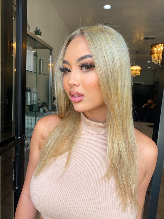 Wanita keturunan Jepang yang tinggal di California, AS itu mengaku bahwa dia pernah punya pengalaman berpesta dan bisa berkencan dengan siapa saja di hari itu. Foto: dok. Instagram/@kazumisworld