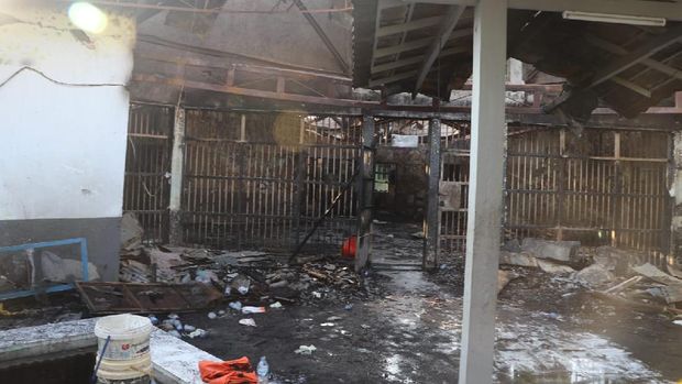 Foto suasana Blok C2 pascakebakaran di Lapas Dewasa Klas 1 Tangerang, Tangerang, Banten, Rabu (8/9/2021). Sebanyak 41 warga binaan tewas akibat kebakaran yang membakar Blok C 2 Lapas Dewasa Tangerang Klas 1 A pada pukul 01.45 WIB Rabu dini hari. ANTARA FOTO/Handout/Bal/aww.