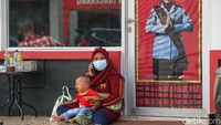 Ditjen Pemasyarakatan membuka informasi seluas-luasnya kepada keluarga warga binaan yang ingin mengetahui kondisi dari keluaraganya yang sedang menjalani pidana di Lapas Kelas 1 Tangerang dengan nomer crisis center 081383557758.