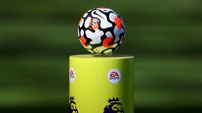 NEWCASTLE UPON TYNE, ENGLAND - AUGUST 28: A detailed view of the Nike match ball on a plinth prior to the Premier League match between Newcastle United  and  Southampton at St. James Park on August 28, 2021 in Newcastle upon Tyne, England. (Photo by George Wood/Getty Images)