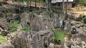 Cobain, Yuk! Menapakkan Kaki ke Gua Garunggang di Sentul
