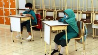 Salah satu sekolah yang mulai menggelar PTMT adalah SD Ar-Rafi yang berada di Jalan Sekejati, Kecamatan Kiaracondong, Kota Bandung. 