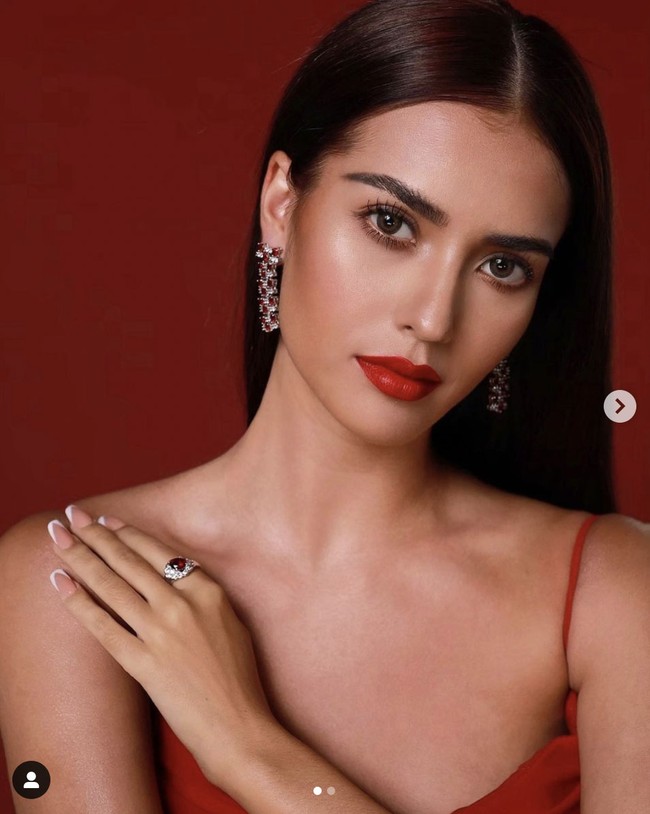 Wanita kelahiran 3 November 1996 ini memiliki tinggi badan 175 cm. Berkat tinggi badannya itu, Anntonia sukses menjadi model. (Foto: Instagram/@porxild)