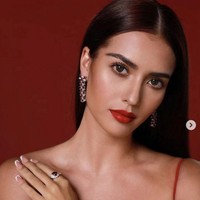 Wanita kelahiran 3 November 1996 ini memiliki tinggi badan 175 cm. Berkat tinggi badannya itu, Anntonia sukses menjadi model. (Foto: Instagram/@porxild)