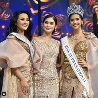Ia pun mencetak sejarah. Anntonia Porsild menjadi wanita Thailand pertama yang meraih gelar Miss Supranational. (Foto: Instagram/@porxild)